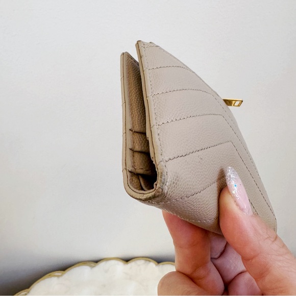 SAINT LAURENT CASSANDRE MATELASSÉ BI-FOLD WALLET Dark Beige - Picture 6 of 15